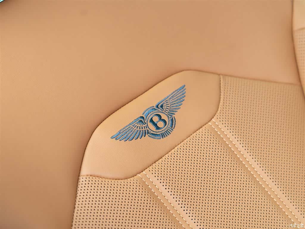 Bentley Bentayga, 2025 21