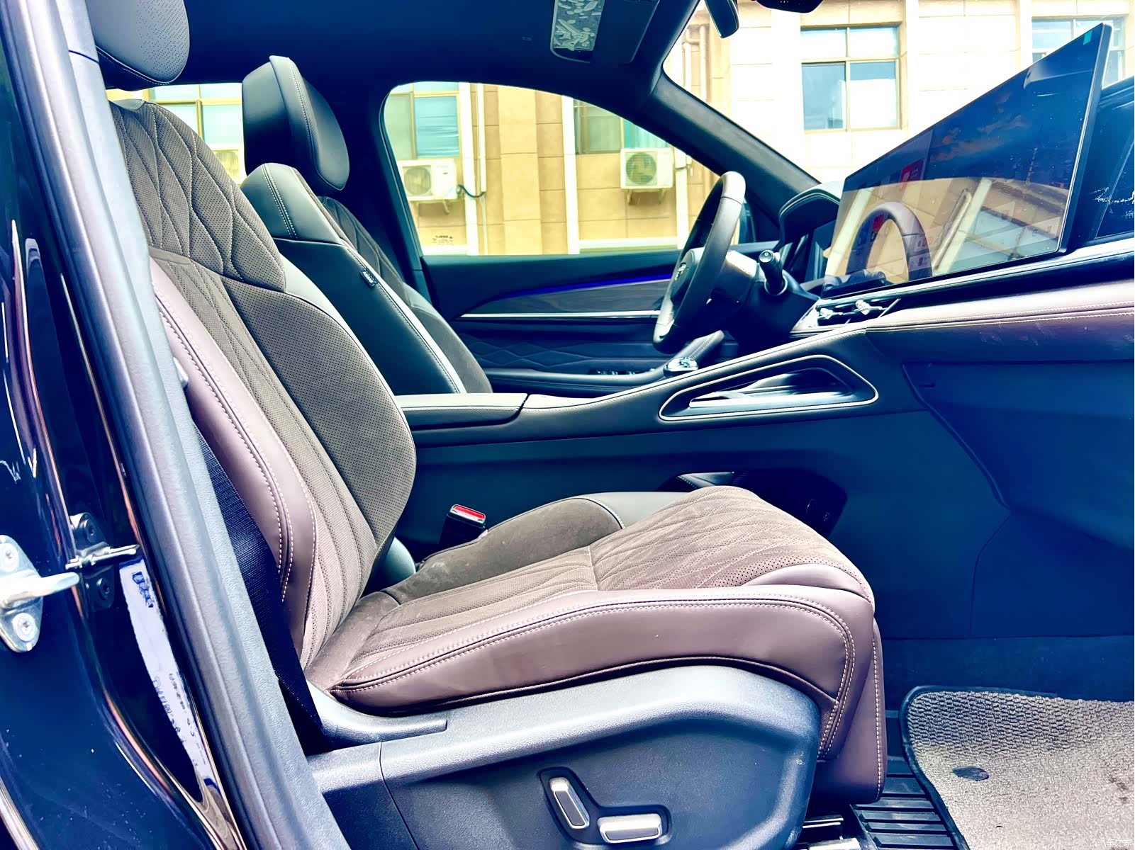Geely Xingyue L, 2026 15