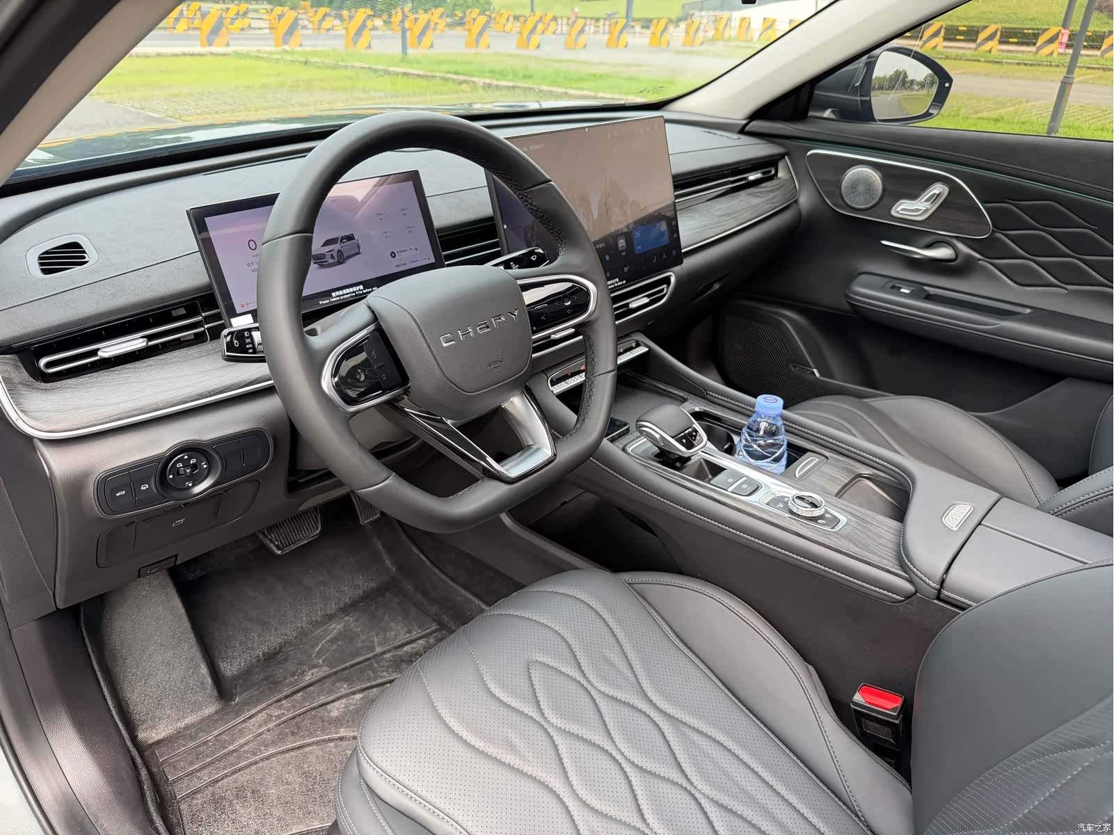 Chery Arrizo 8, 2025 13