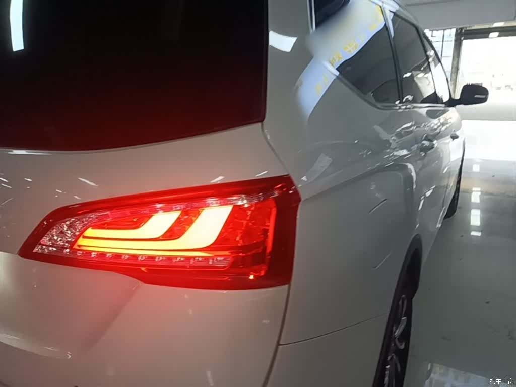 Wuling 730, 2018 8