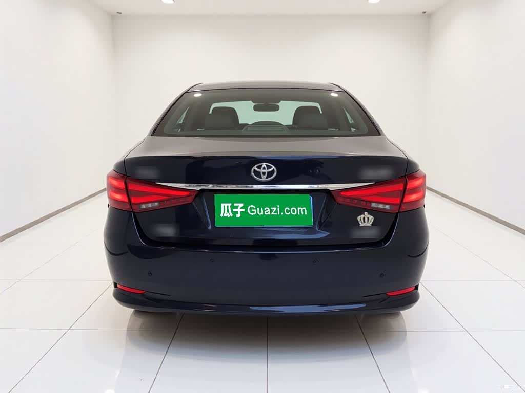 Toyota Crown, 2015 все фото