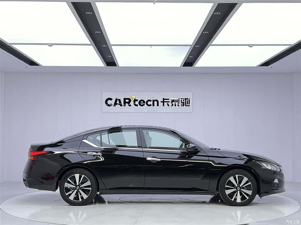Nissan Teana, 2026 4