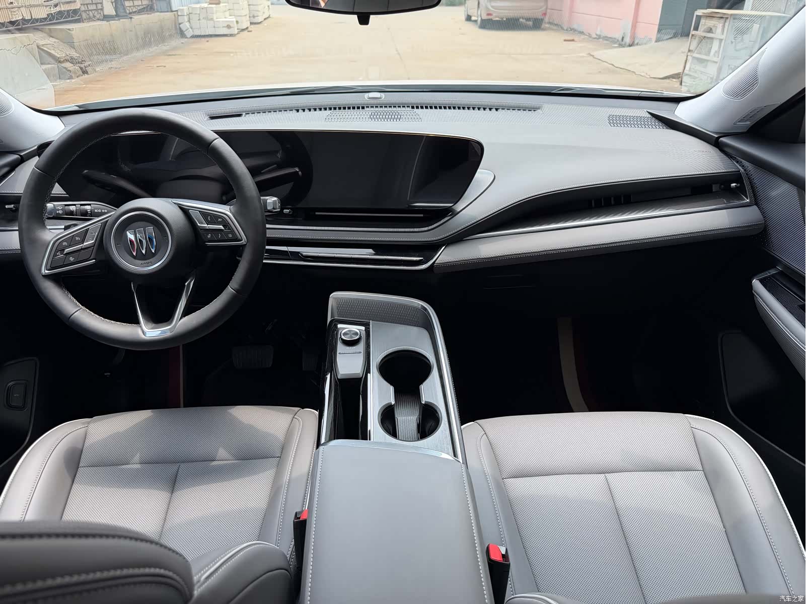 Buick E5, 2025 8