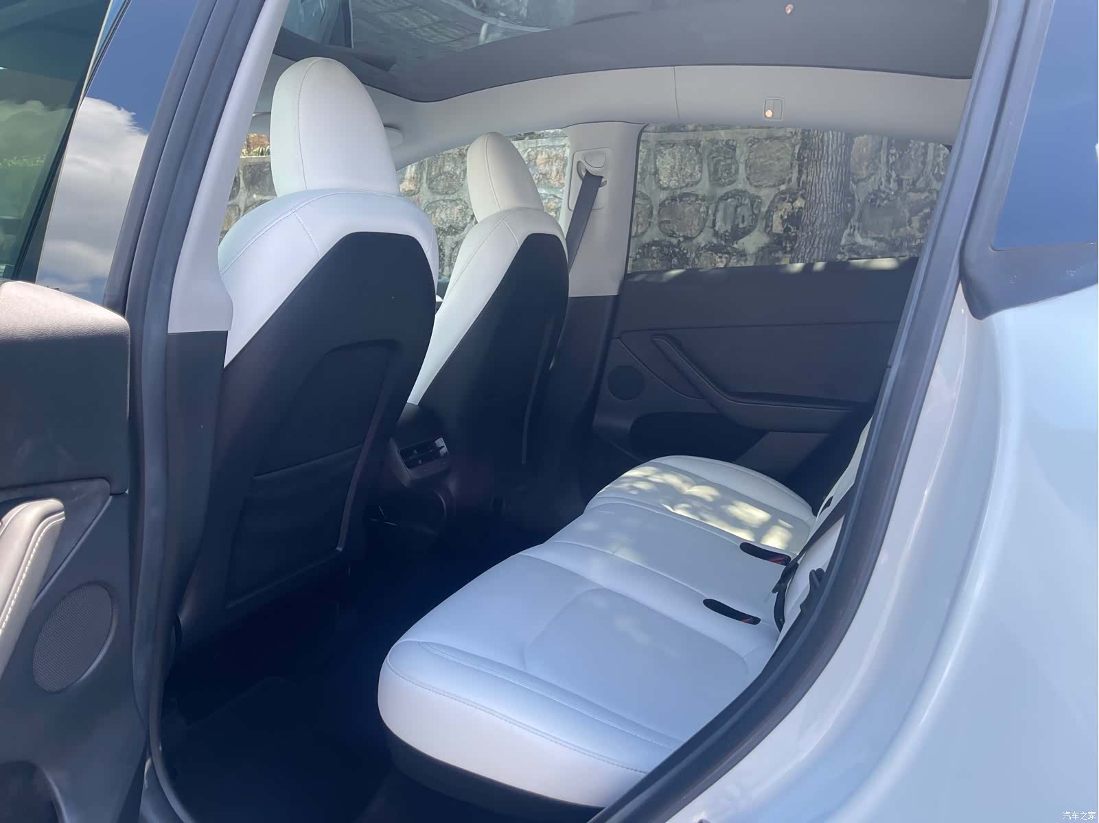 Tesla Model Y, 2023 6