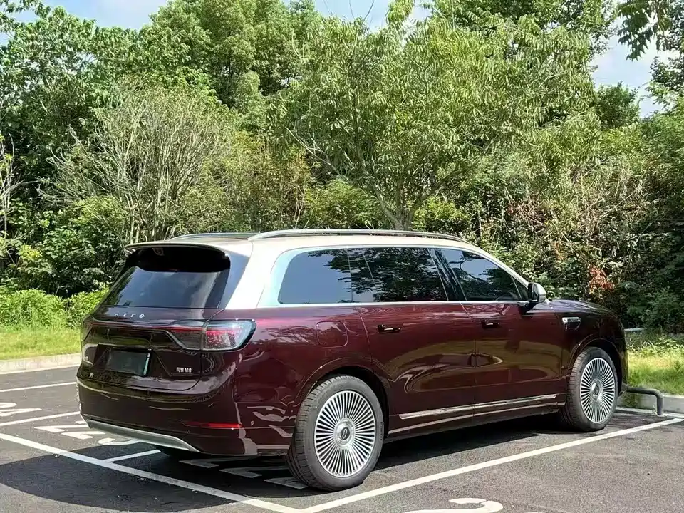 AITO Ask the world M9