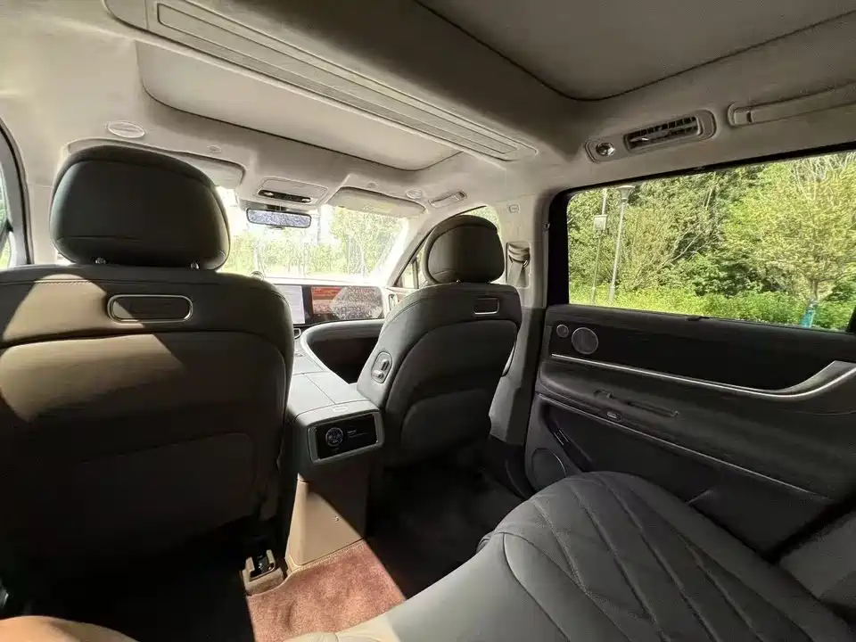 AITO Ask the world M9