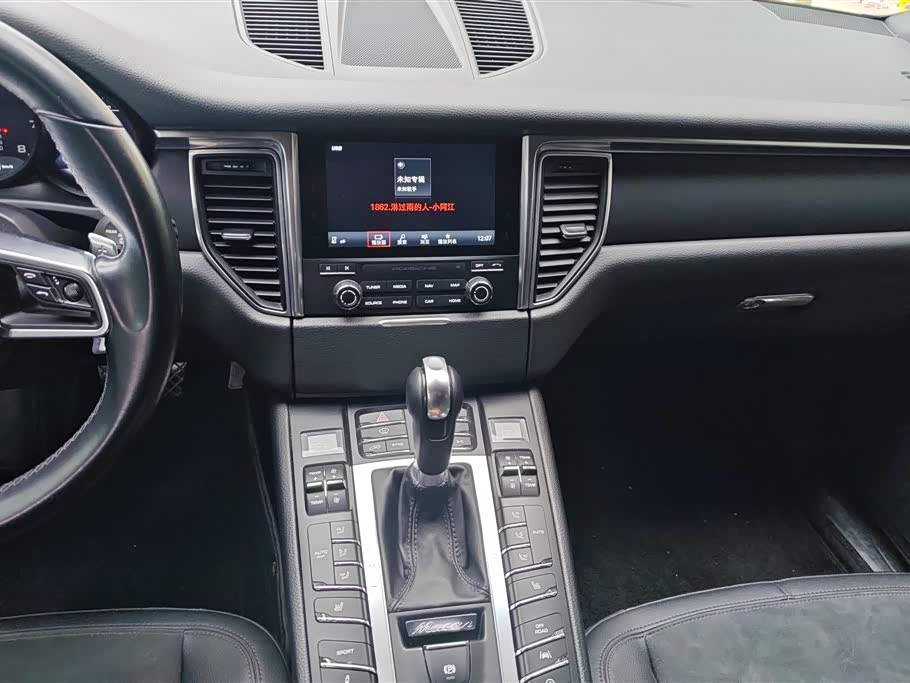 Porsche Macan Porsche Macan