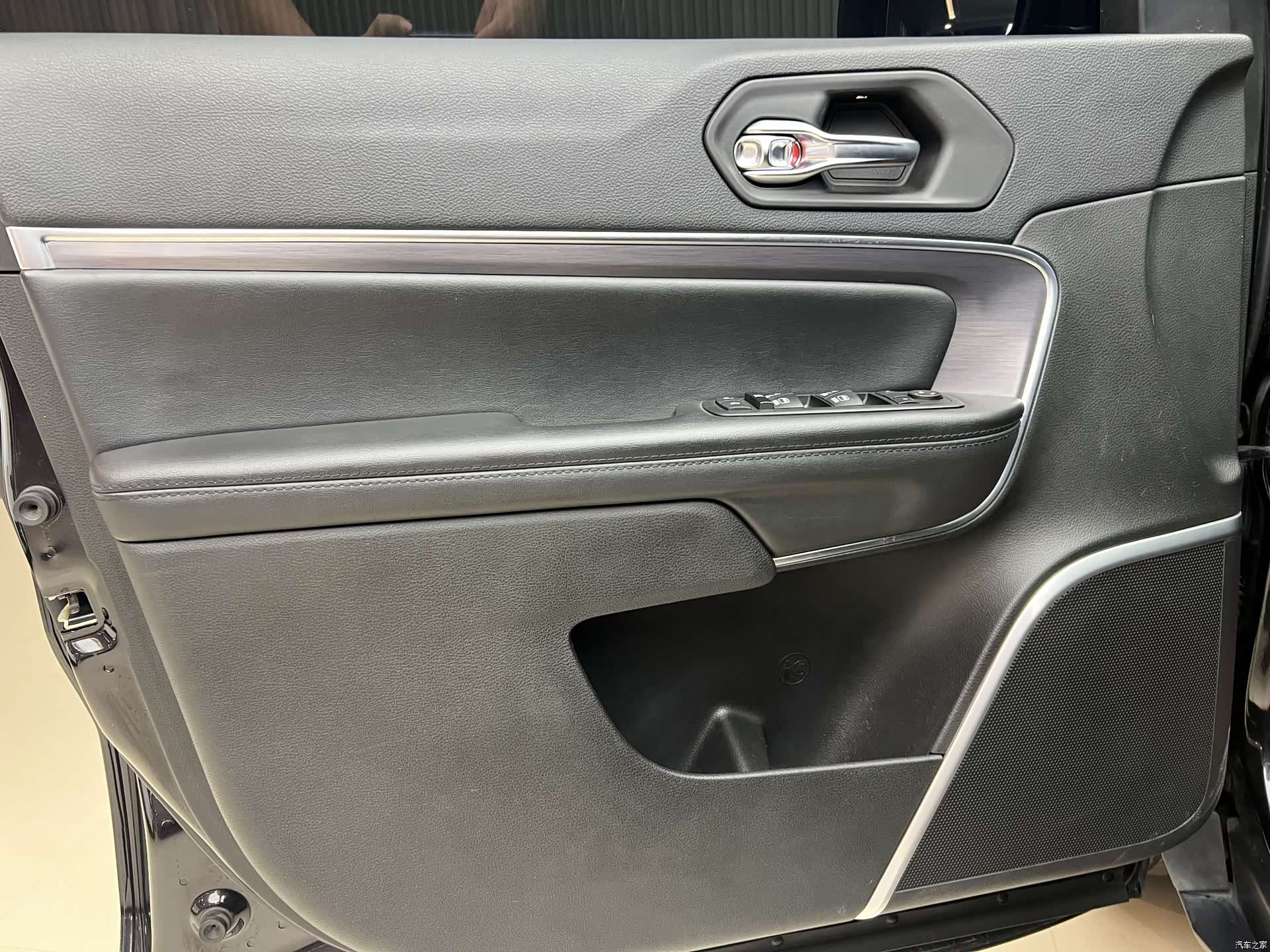 Jeep Grand Commander, 2019 9