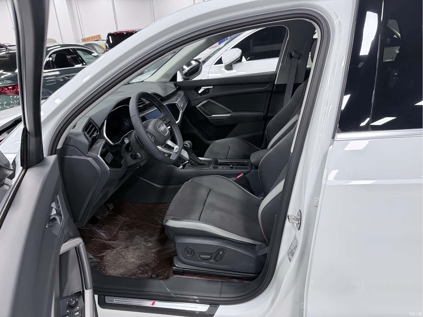 Audi Q3, 2023 10