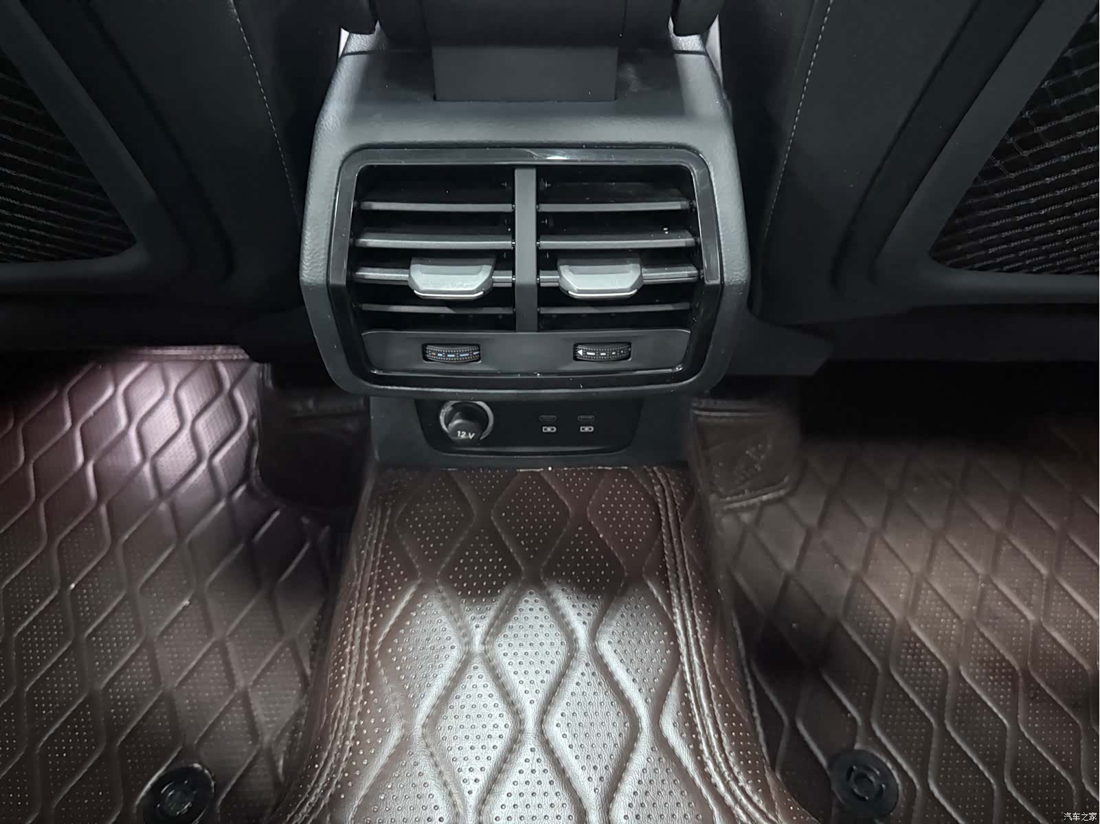 Audi Q3, 2023 18