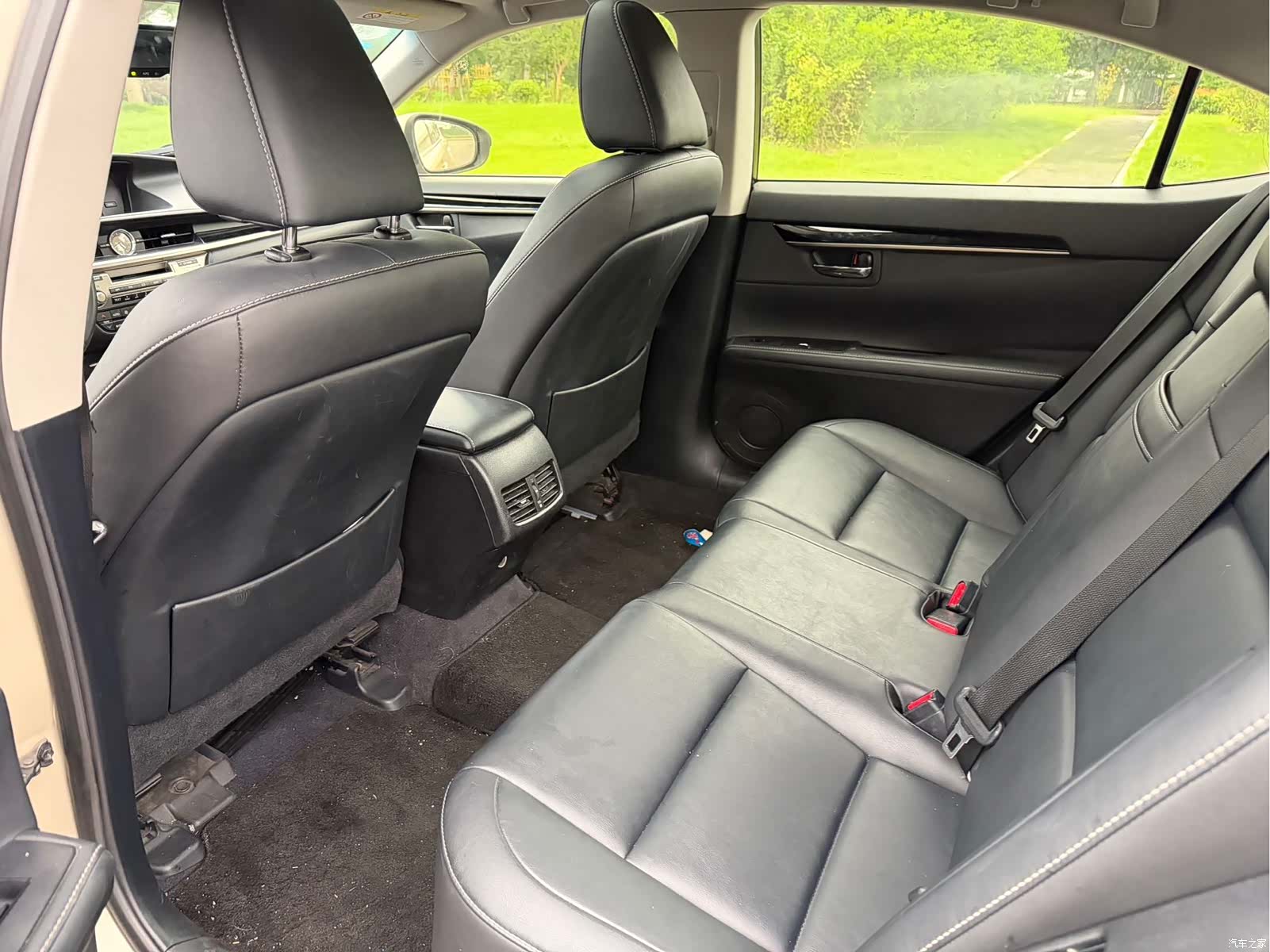 Lexus ES, 2015 13