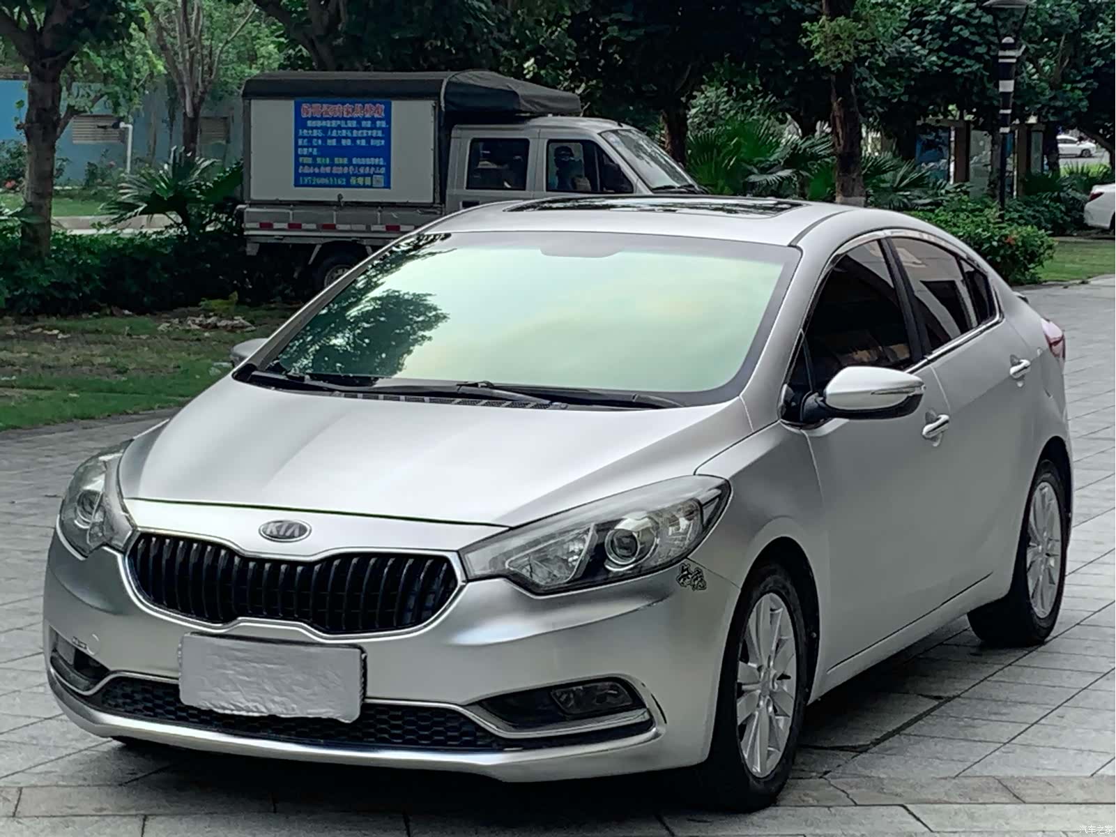 Kia K3, 2013 1