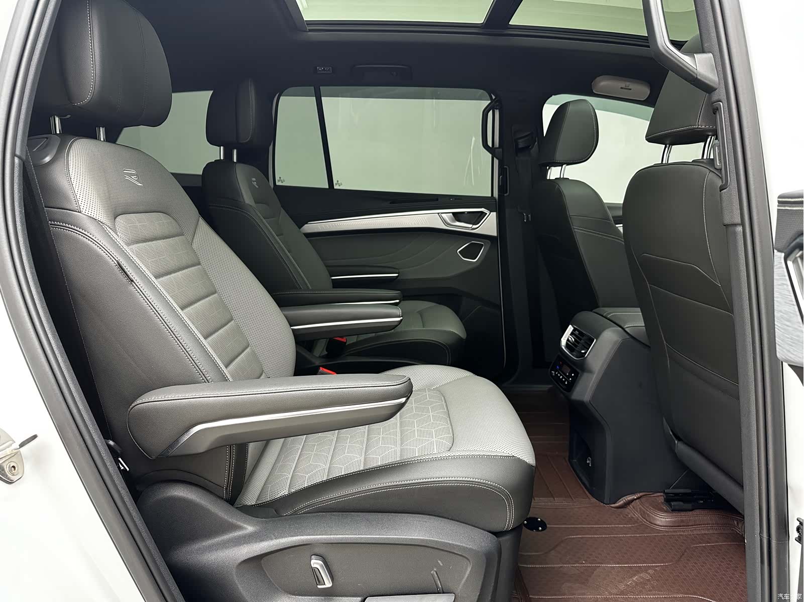 Volkswagen Talagon, 2021 15