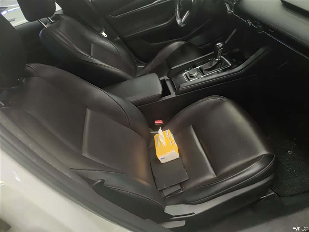 Mazda Mazda3, 2021 25