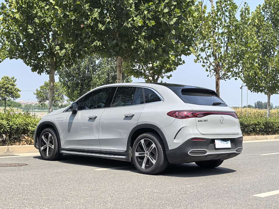 Mercedes-Benz EQE SUV Mercedes-Benz EQE SUV