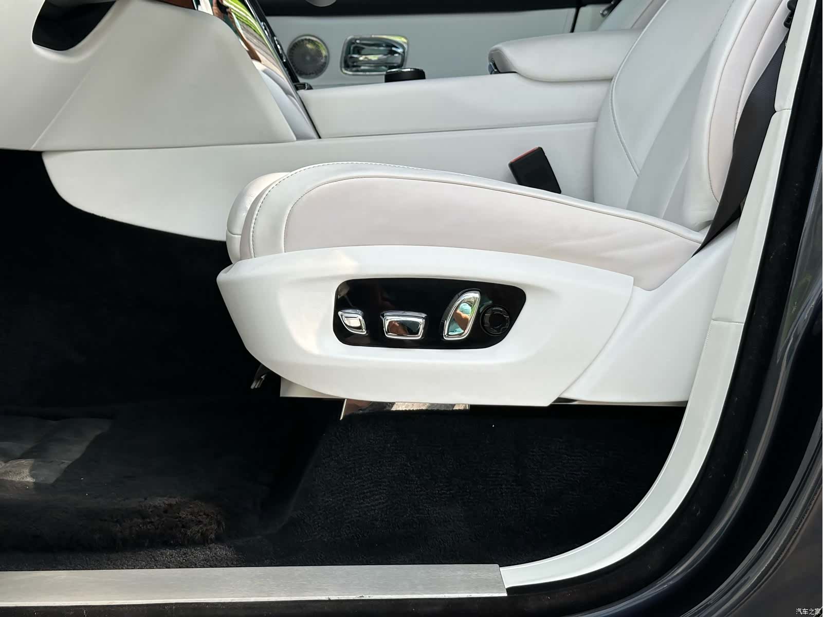 Rolls-Royce Cullinan, 2019 36