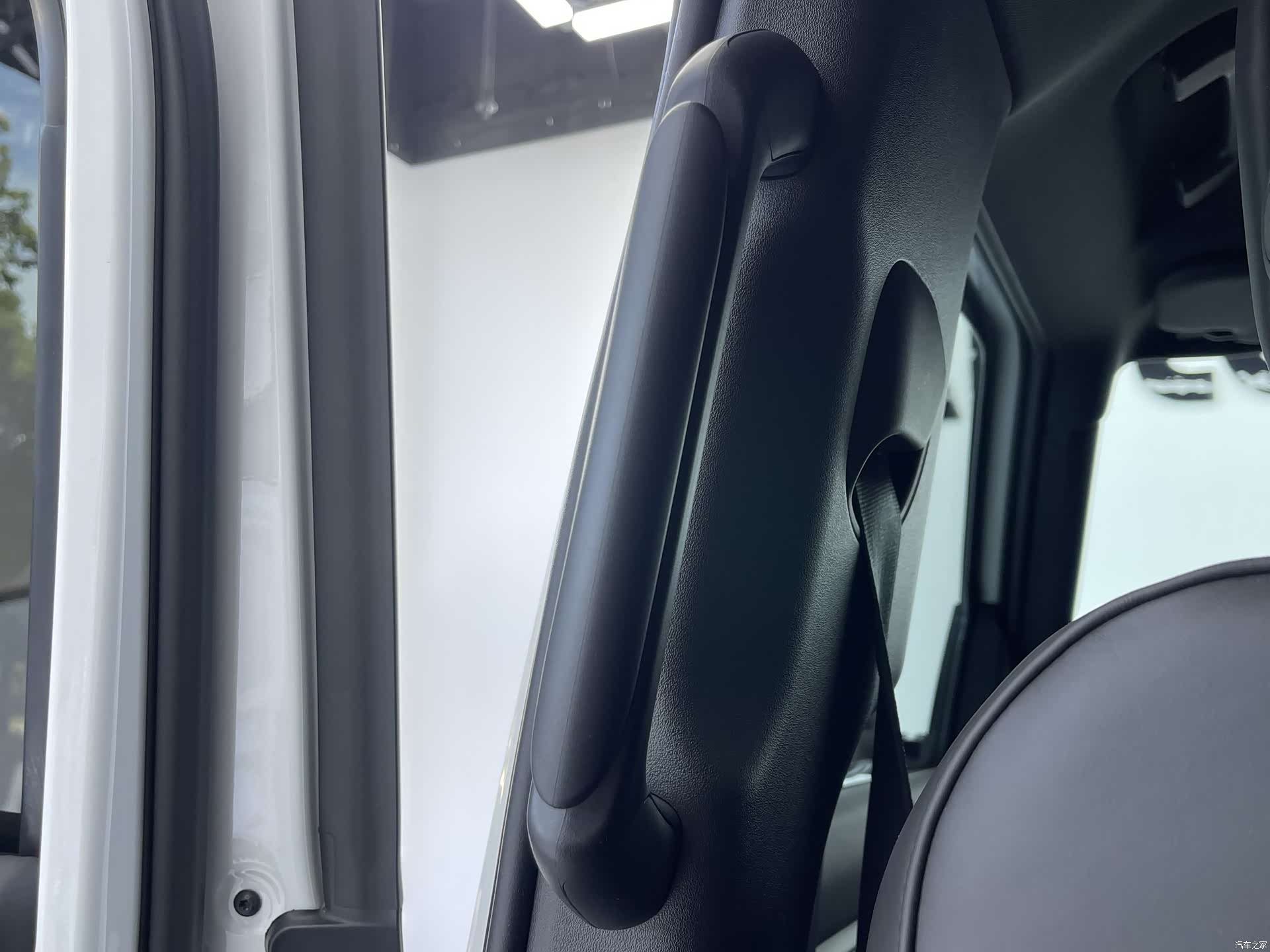 Land Rover Defender, 2024 21