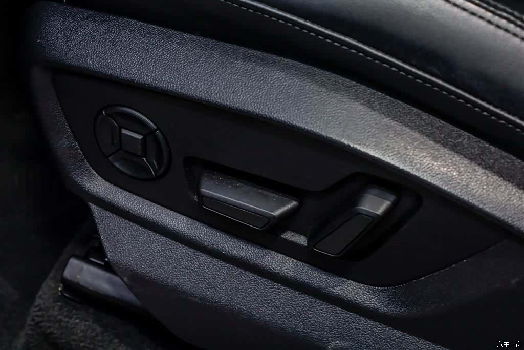 Audi Q8, 2023 12