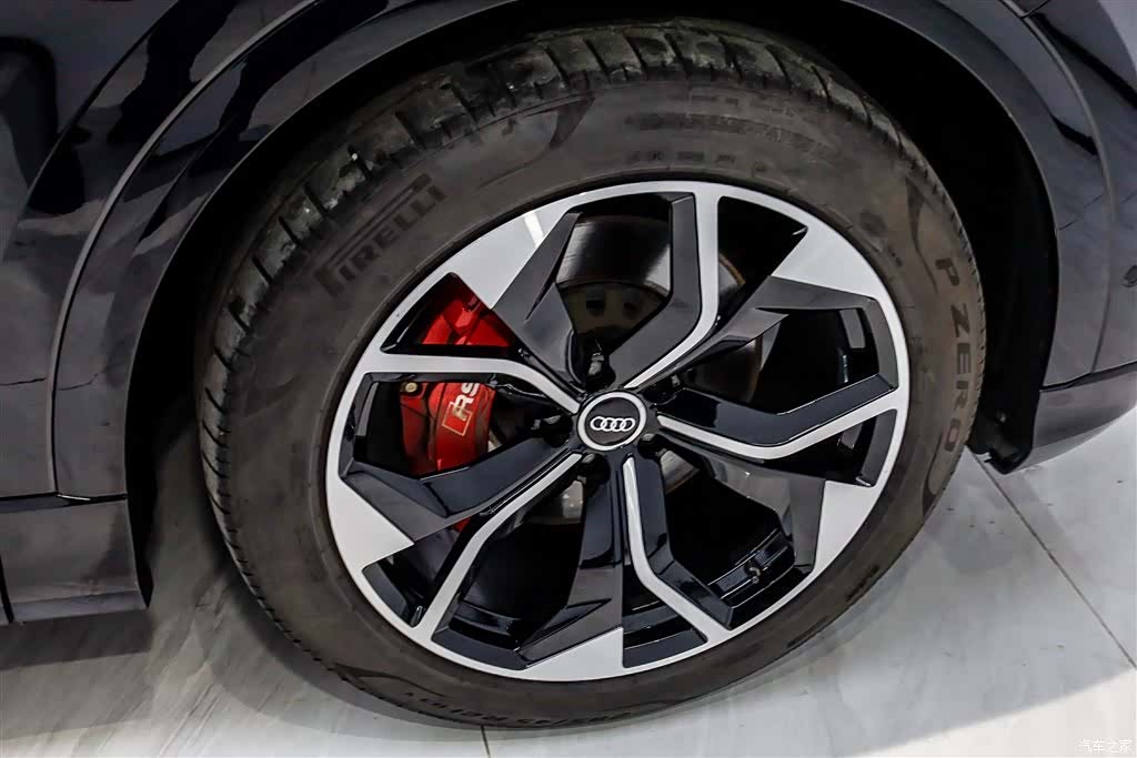 Audi Q8, 2023 39