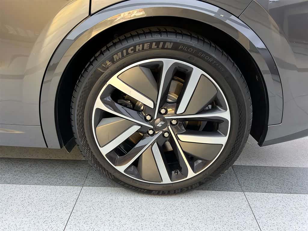 Li Auto L9, 2024 12
