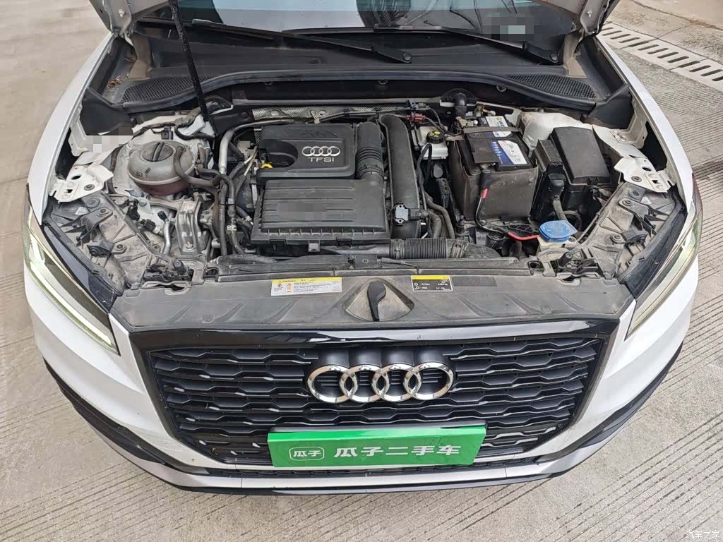 Audi Q2L, 2019 11