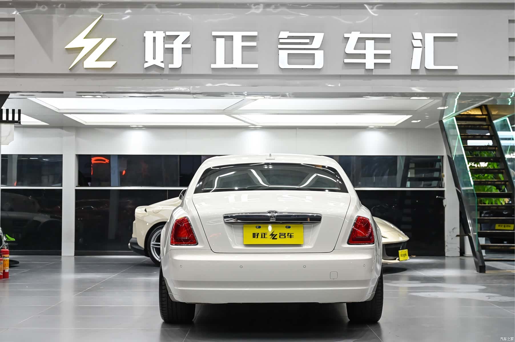 Rolls-Royce Ghost, 2015 все фото