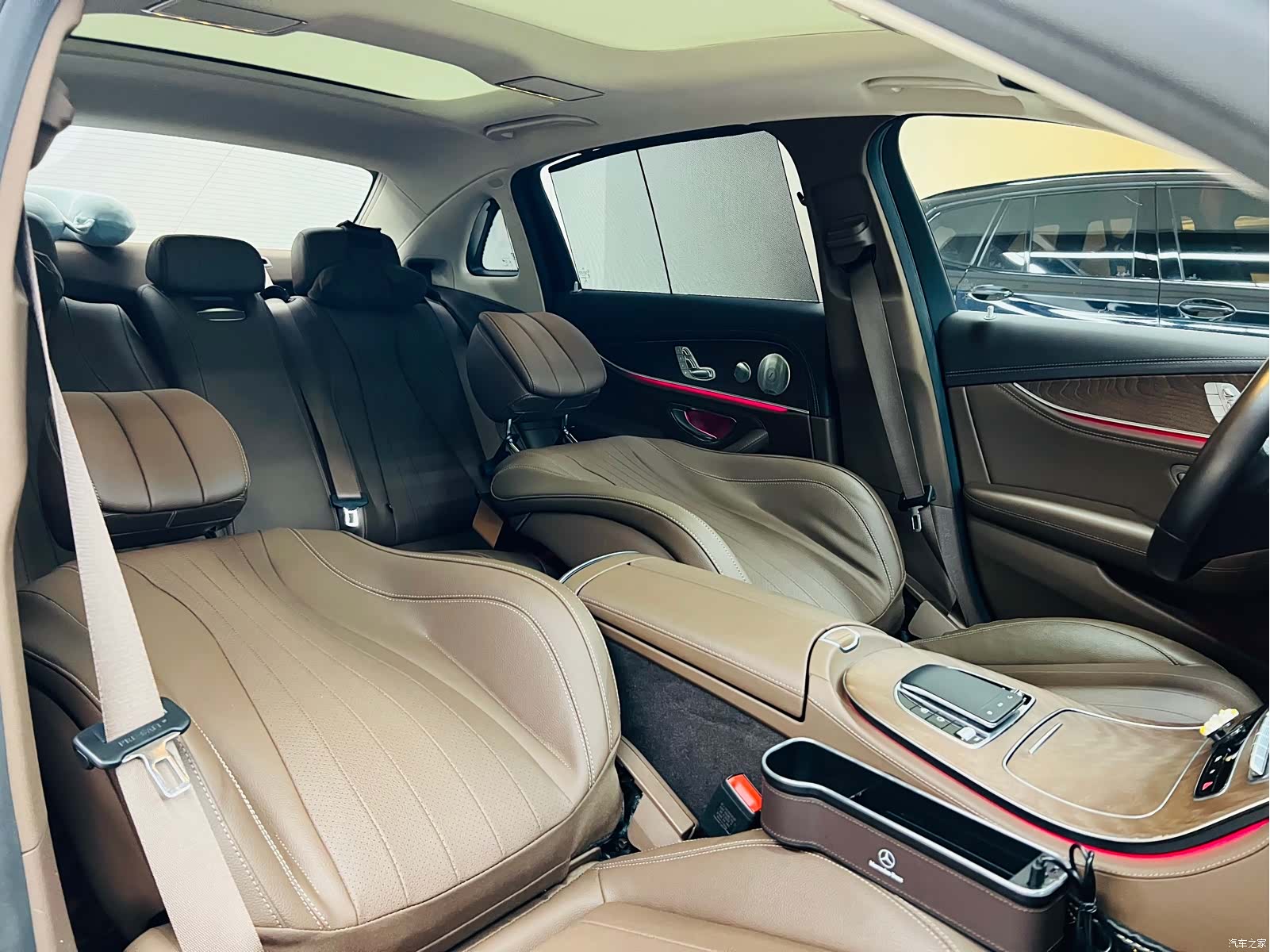 Mercedes-Benz E-Class, 2023 13