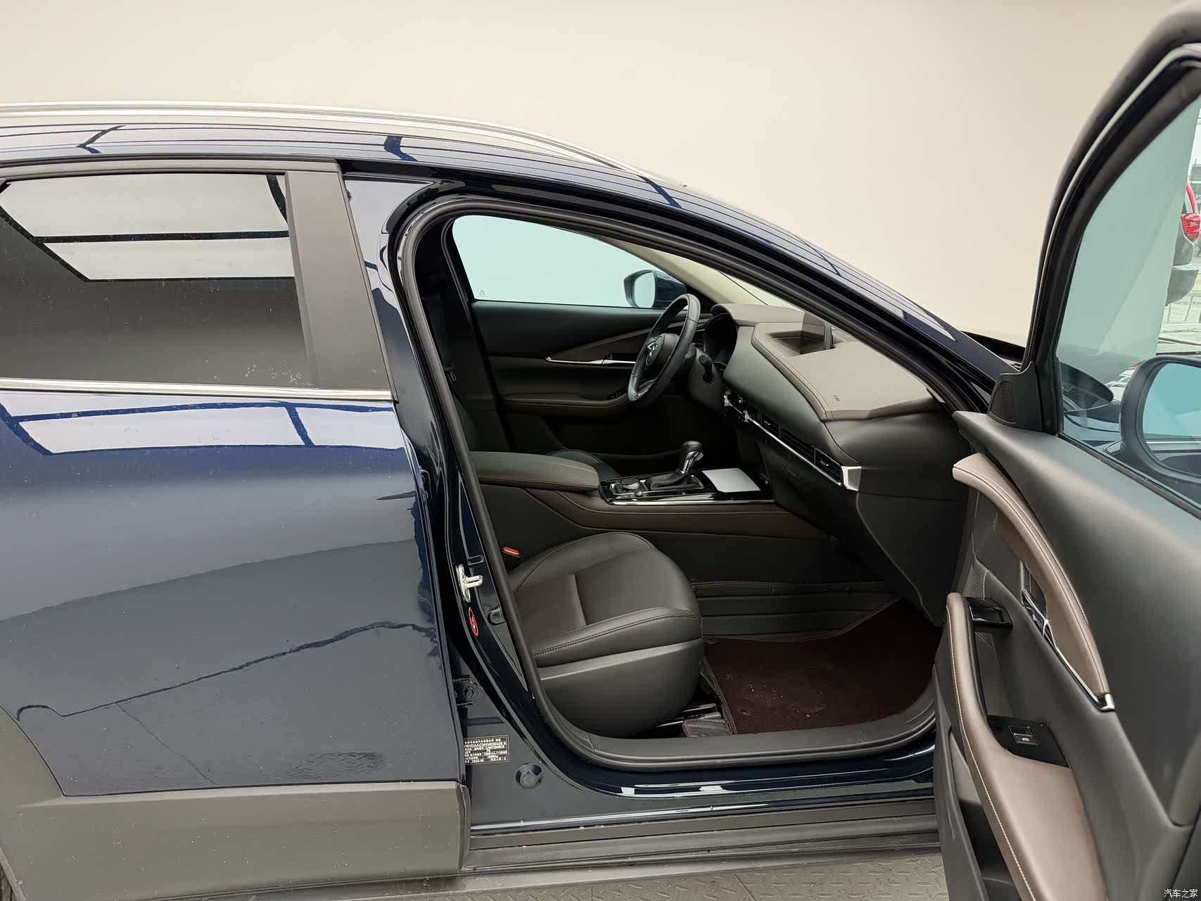 Mazda CX-30, 2022 11