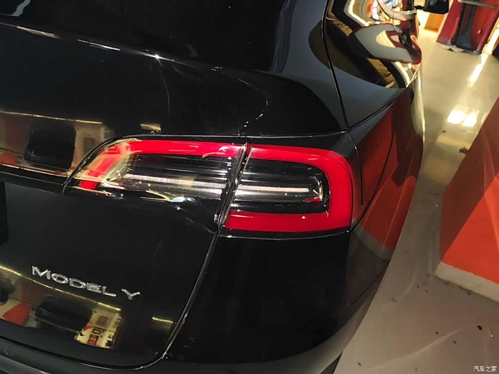 Tesla Model Y, 2023 8
