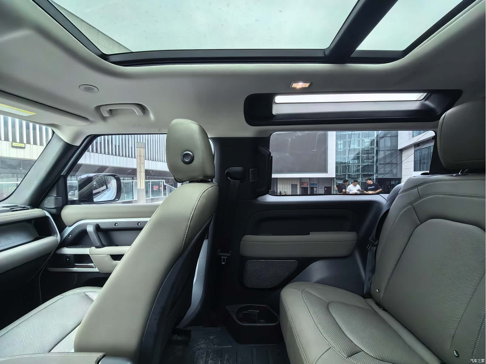 Land Rover Defender, 2022 17