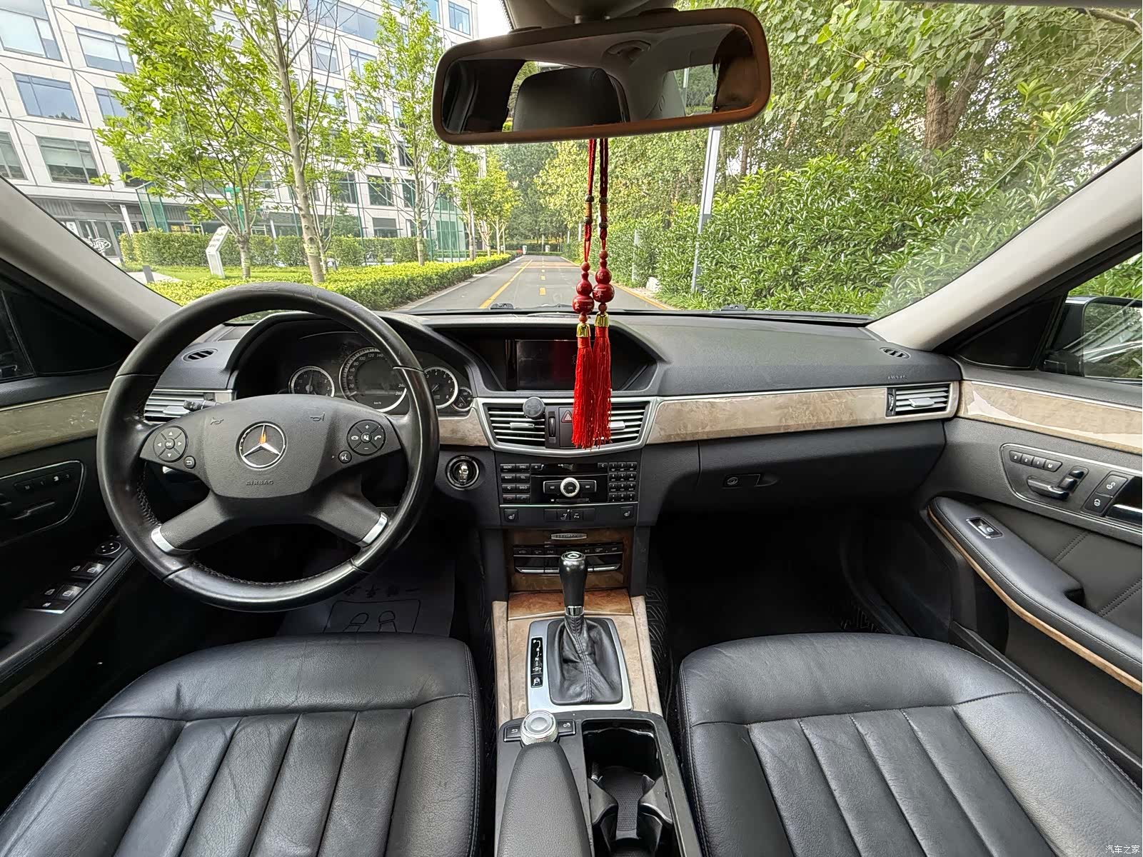 Mercedes-Benz E-Class, 2010 8