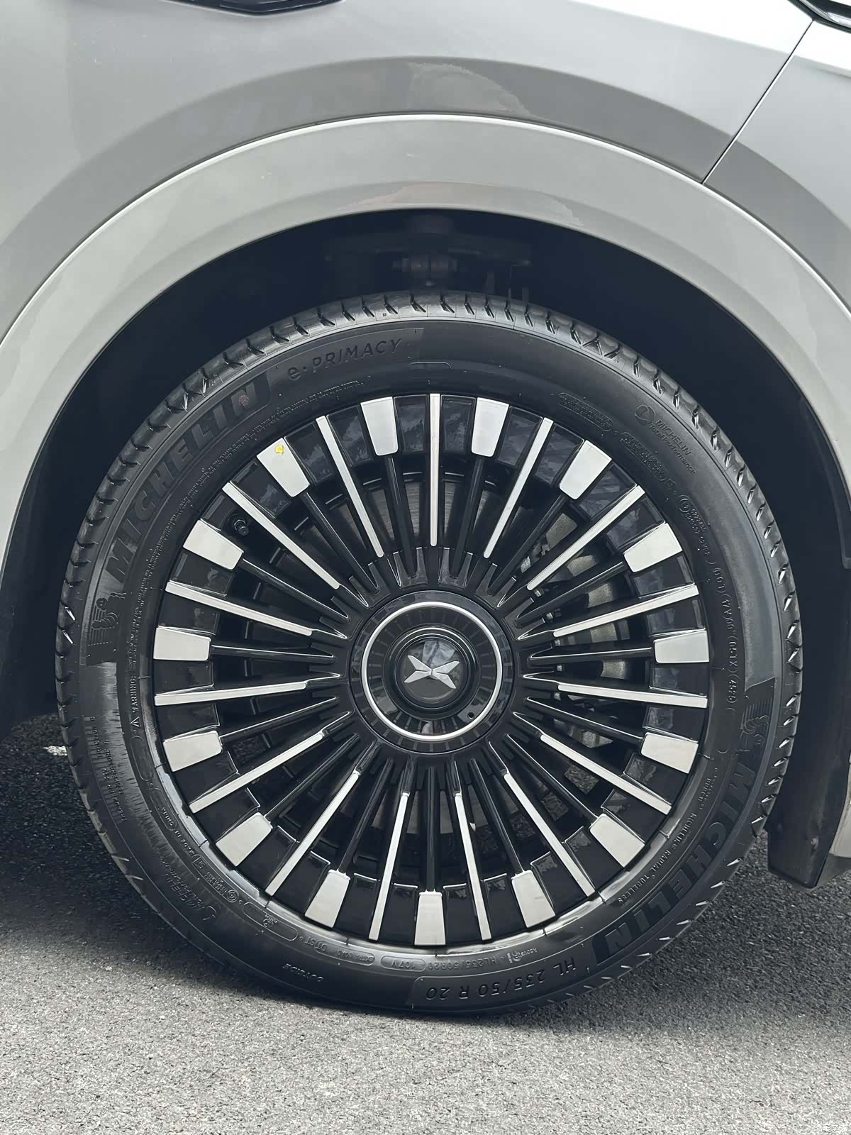 Xpeng X9, 2025 9
