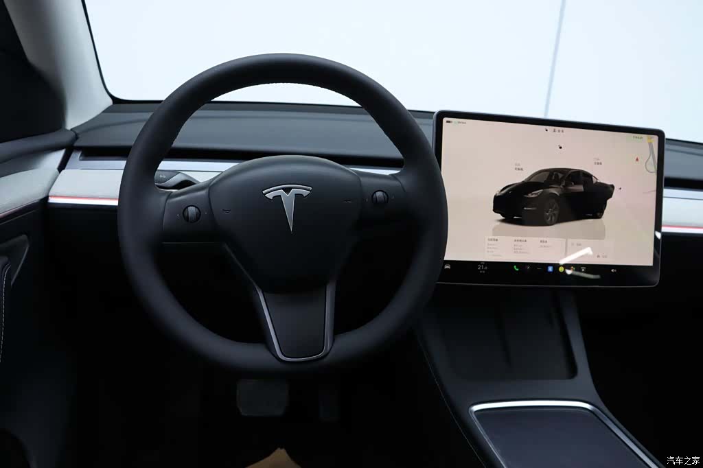 Tesla Model Y, 2024 27