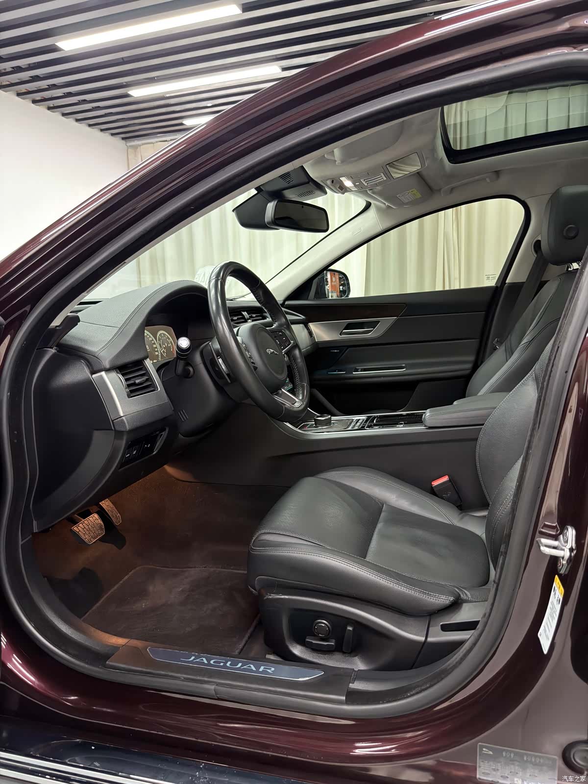 Land Rover XFL, 2018 6