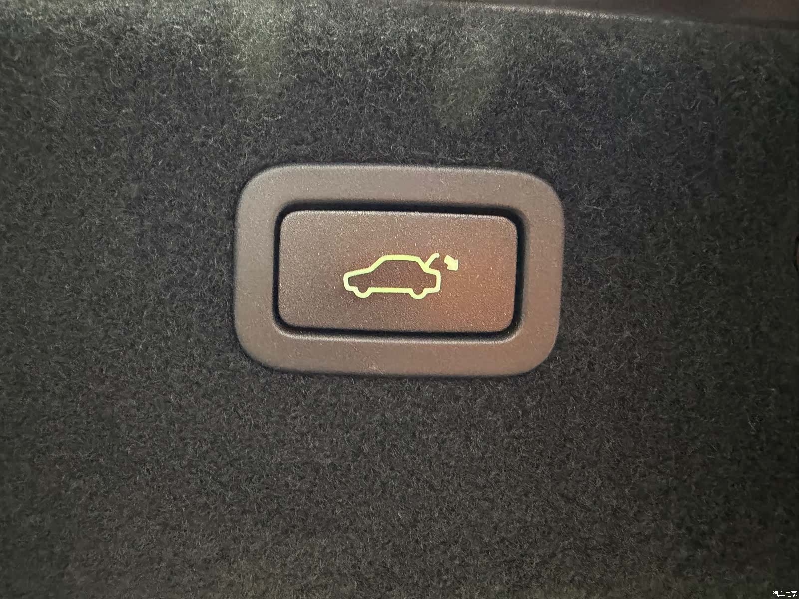 Land Rover XFL, 2018 23