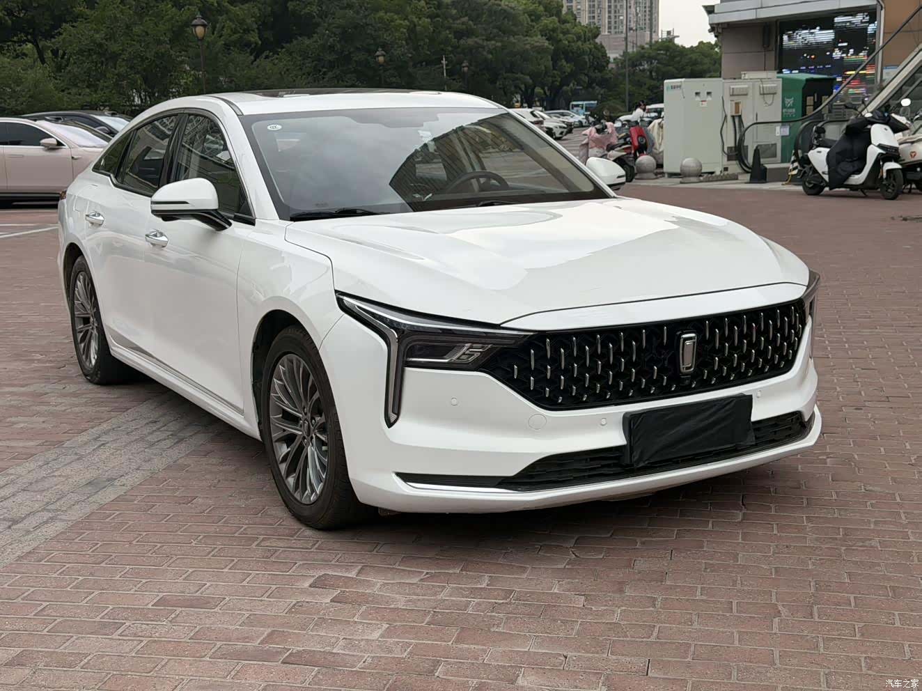 Bestune B70, 2023 все фото