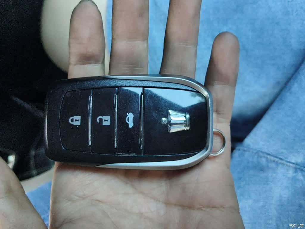 Toyota Crown, 2015 9