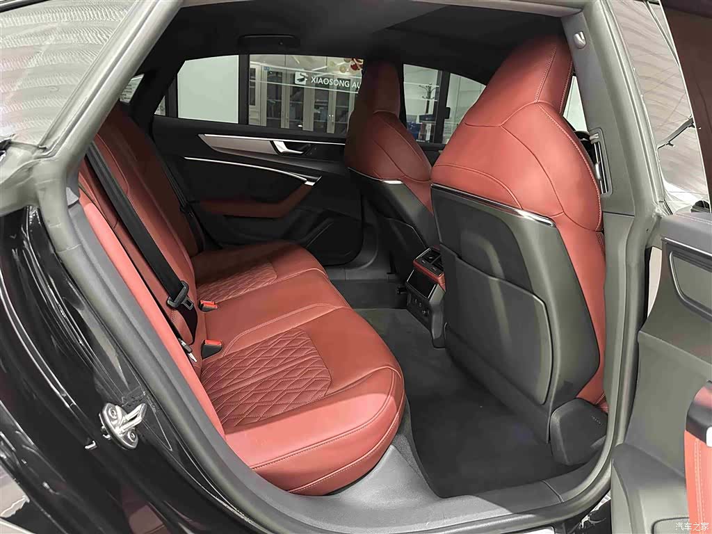 Audi A7L, 2024 16