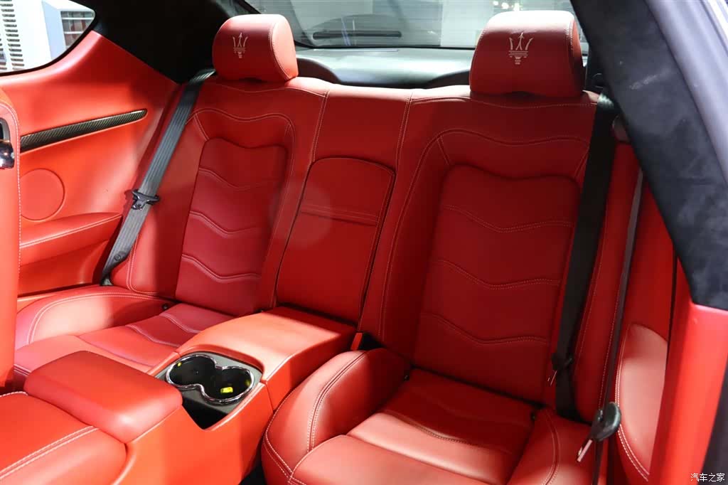 Maserati GranTurismo, 2018 16