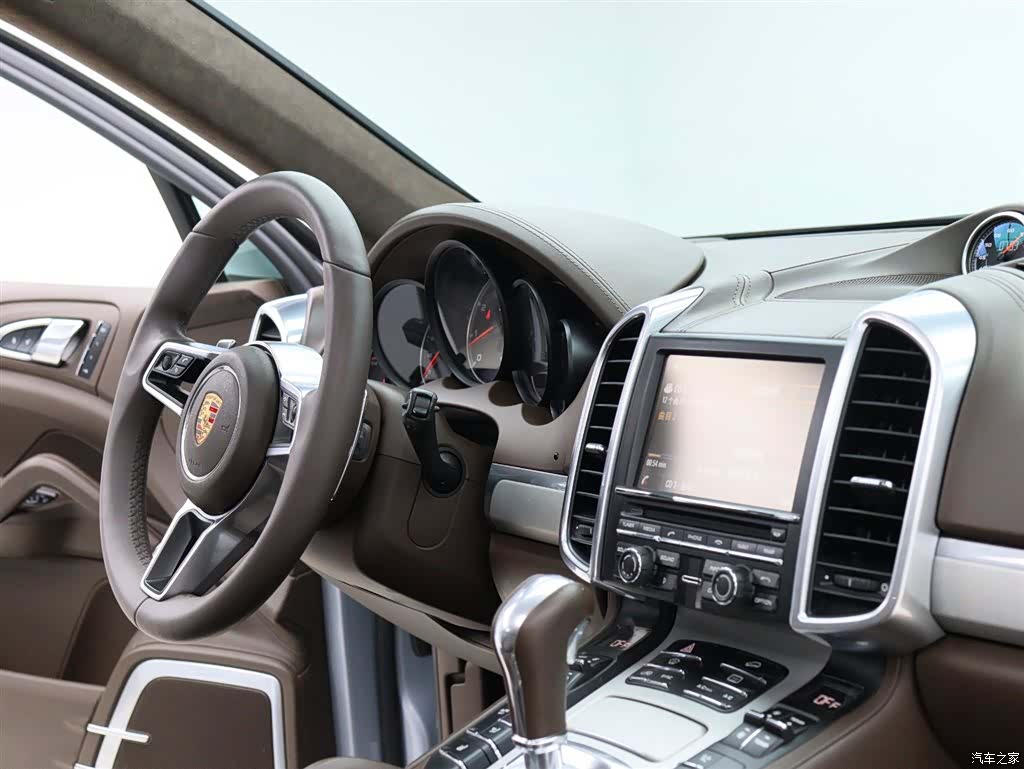 Porsche Cayenne, 2015 16