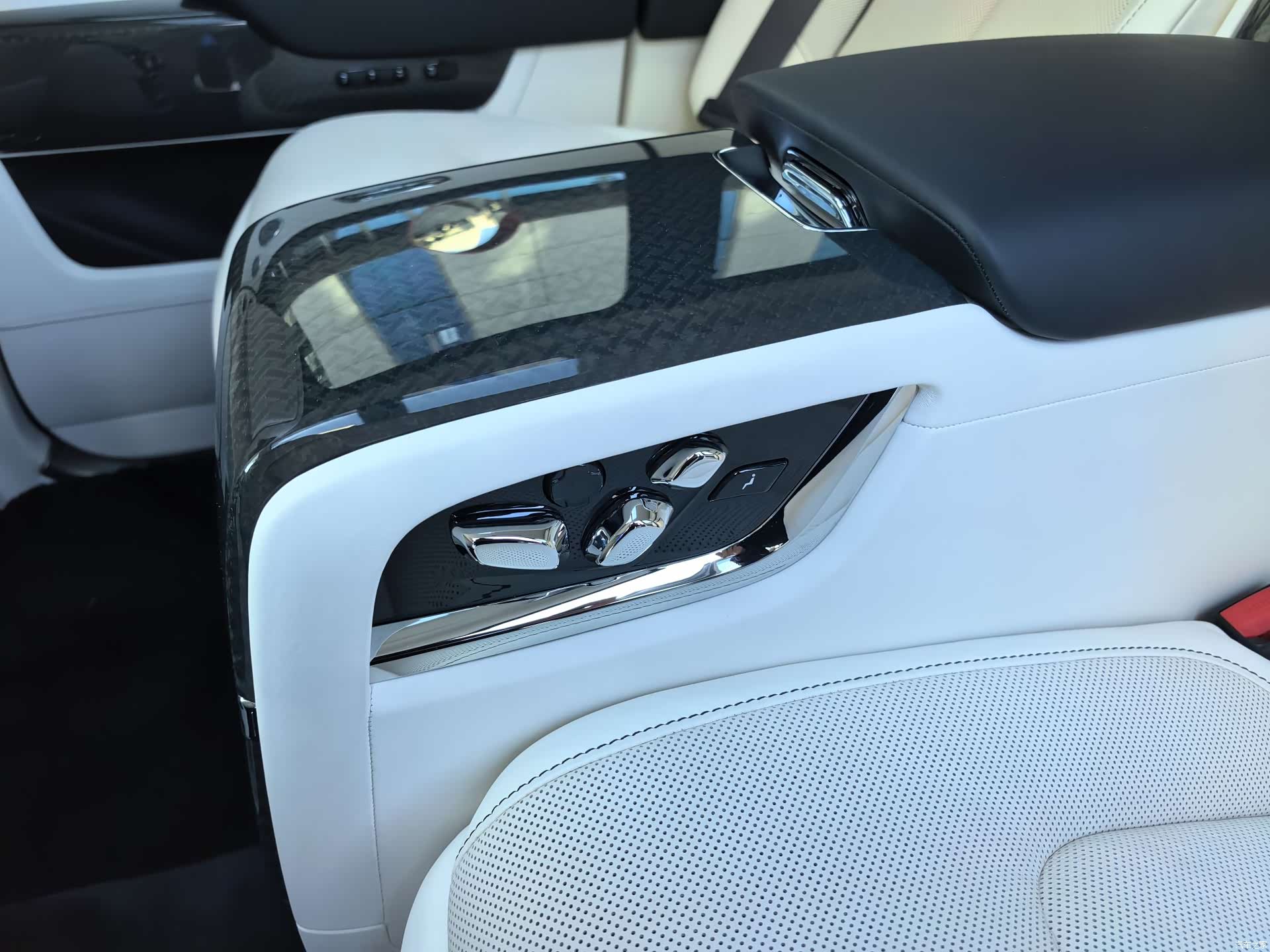 Rolls-Royce Cullinan, 2022 36