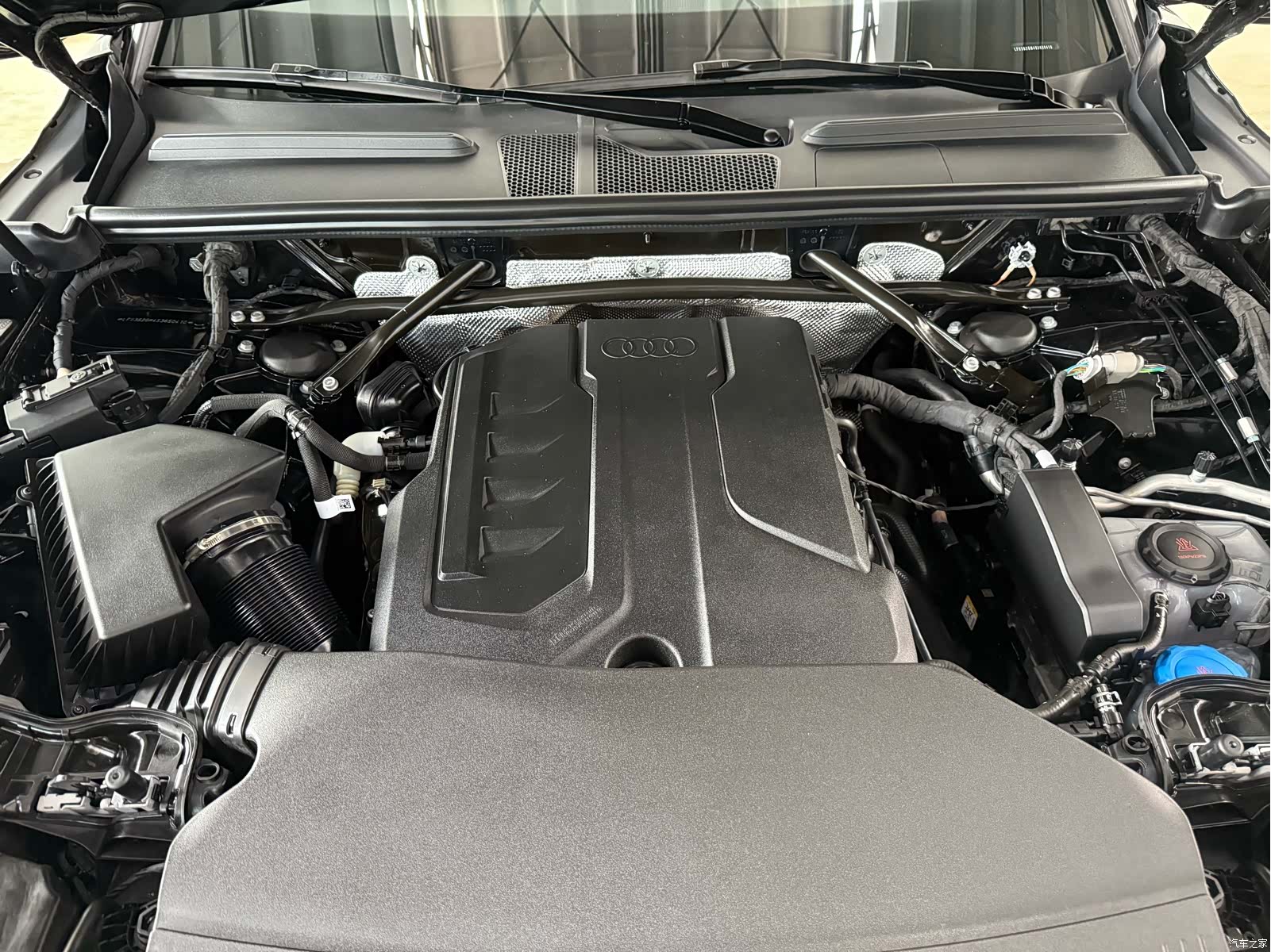 Audi Q5L, 2026 12