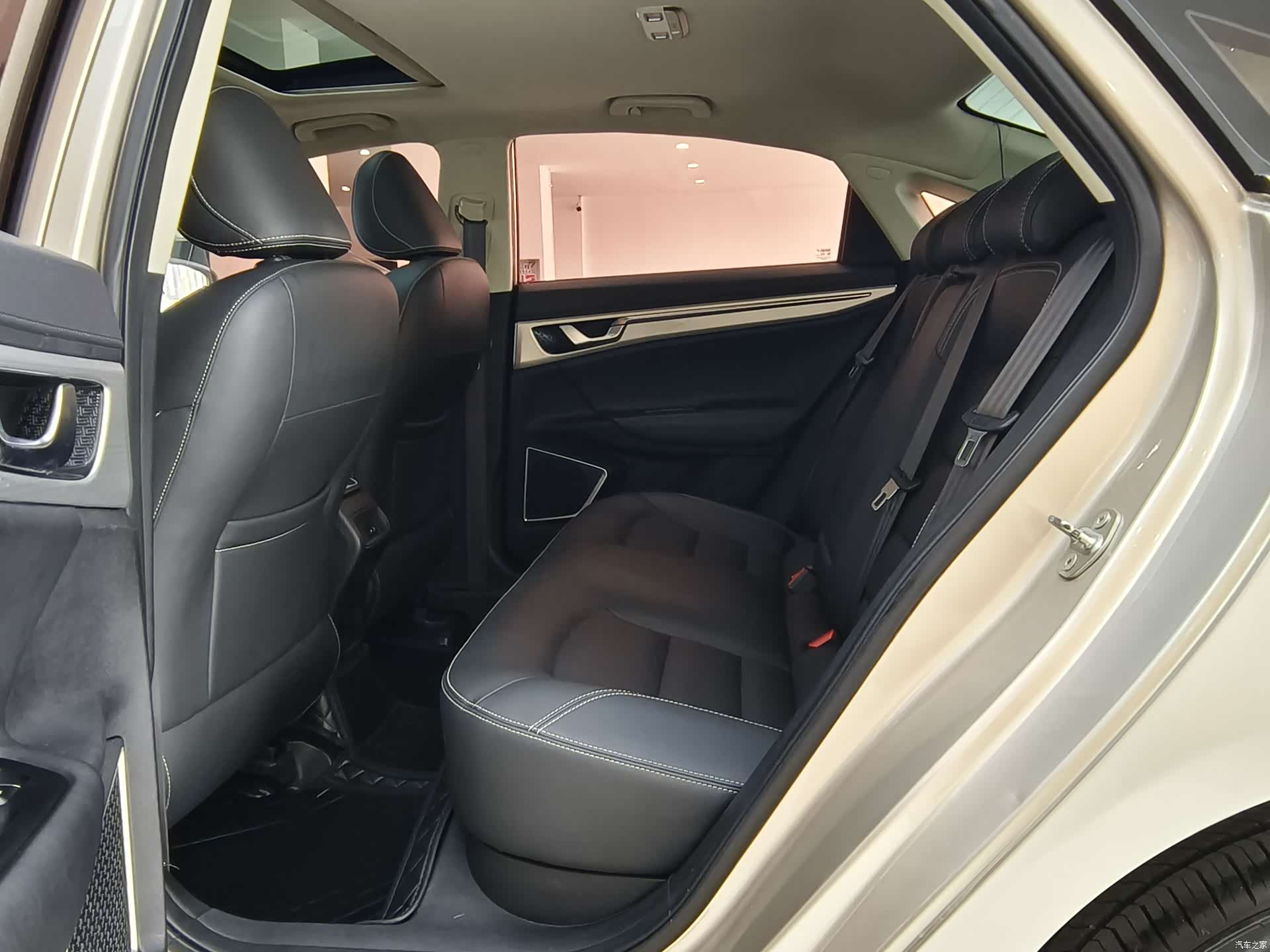 Geely Emgrand, 2017 10
