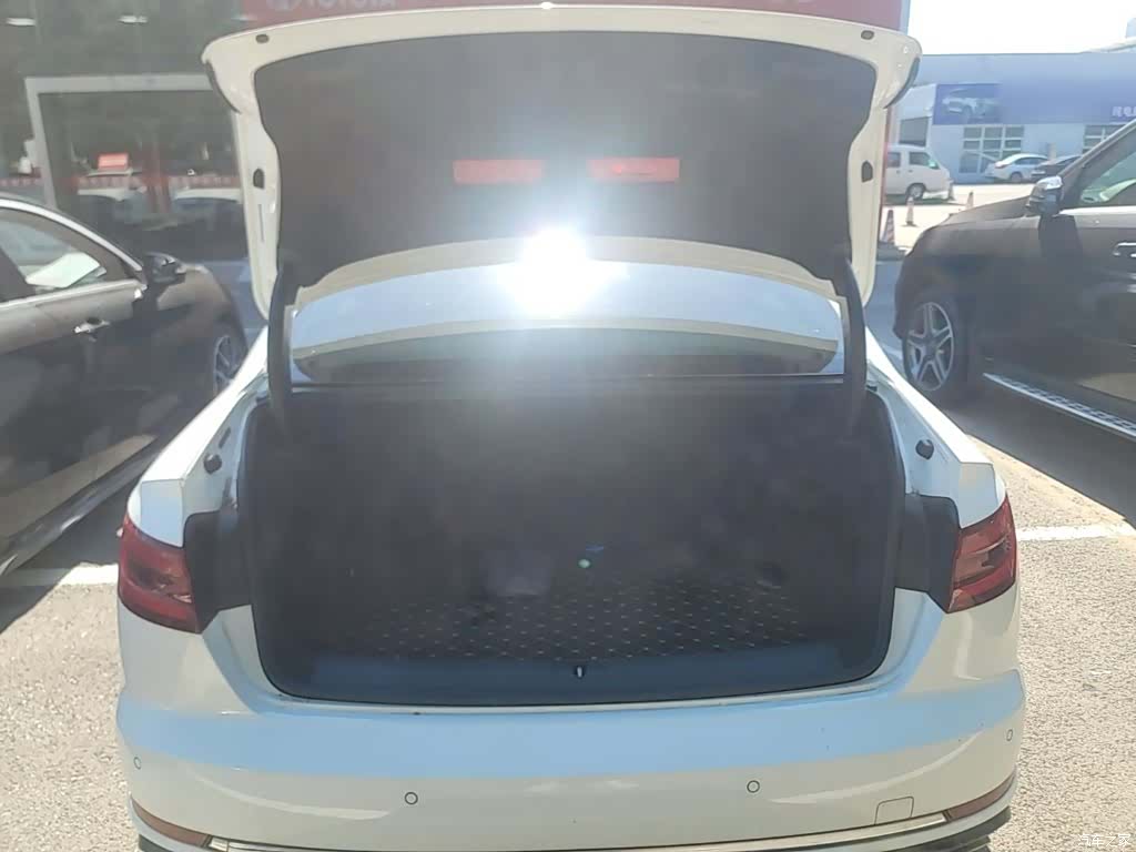Audi A4L, 2020 19
