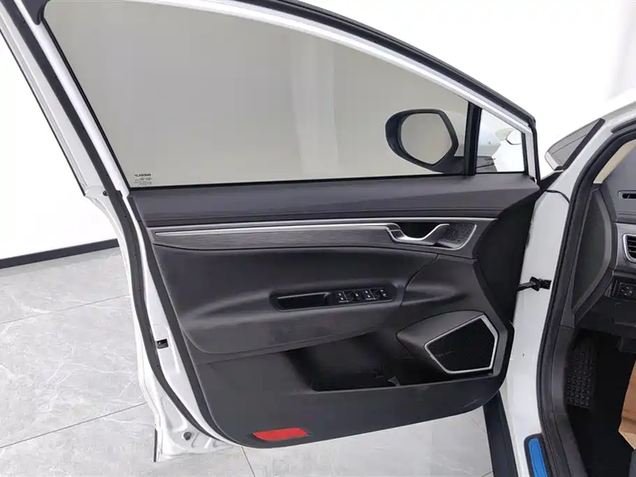 Geely Emgrand GS