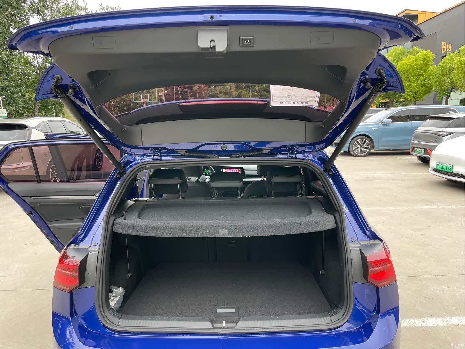 Volkswagen Golf, 2023 16