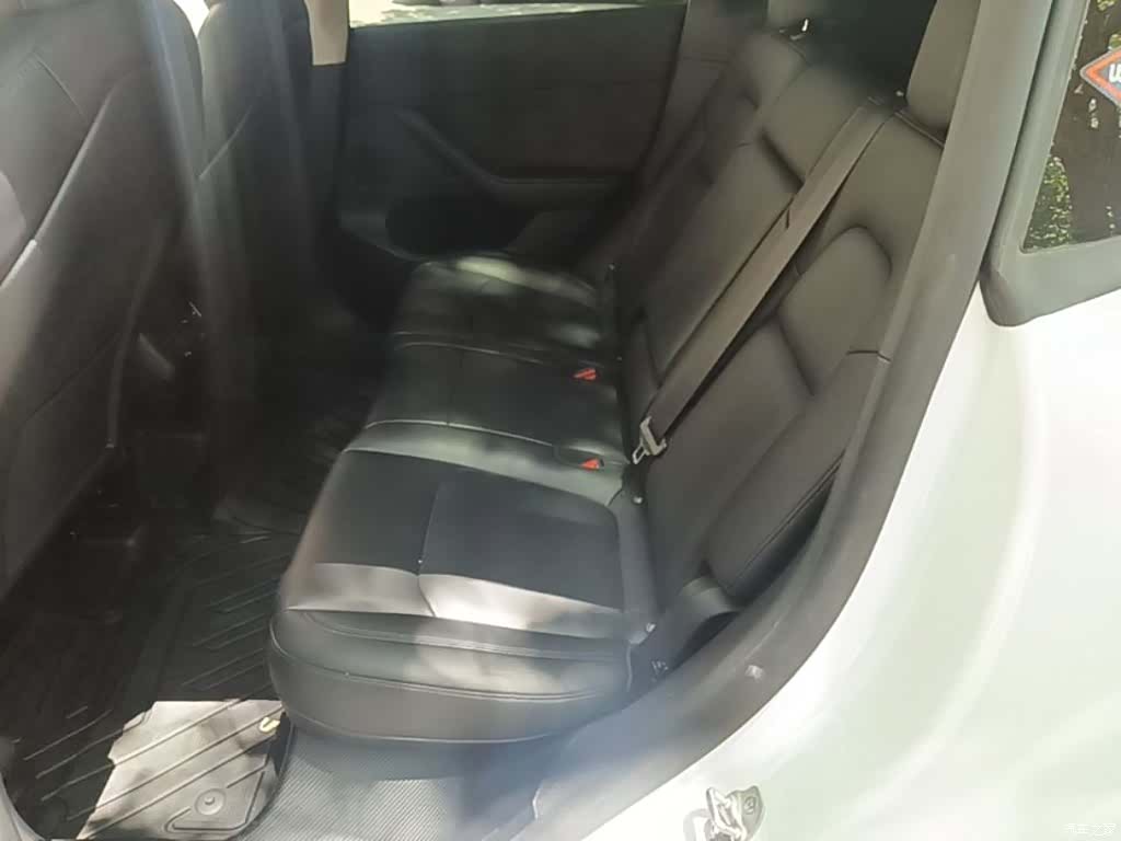 Tesla Model Y, 2024 17