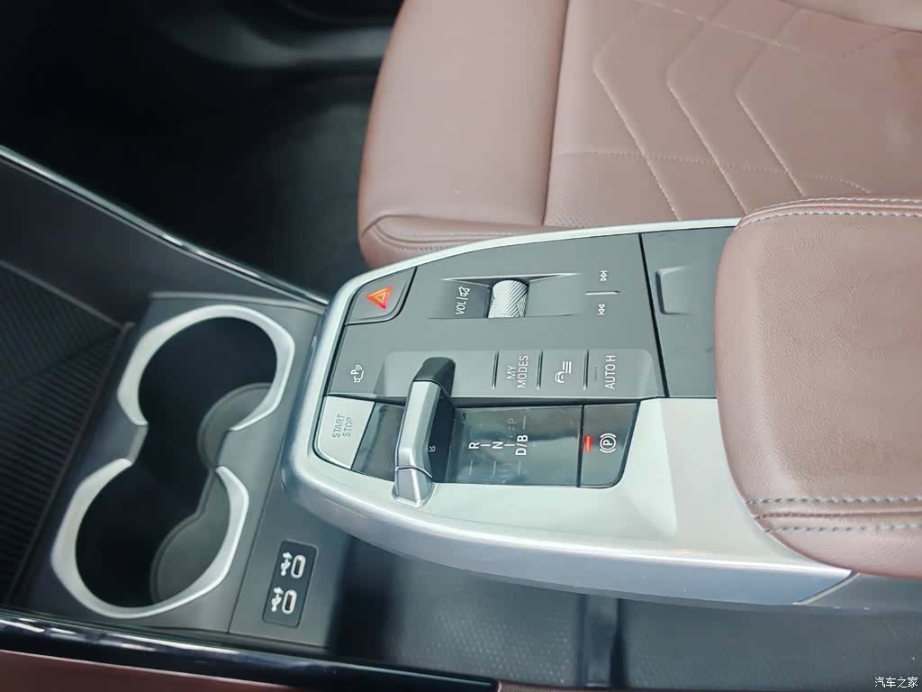 BMW iX1, 2024 9
