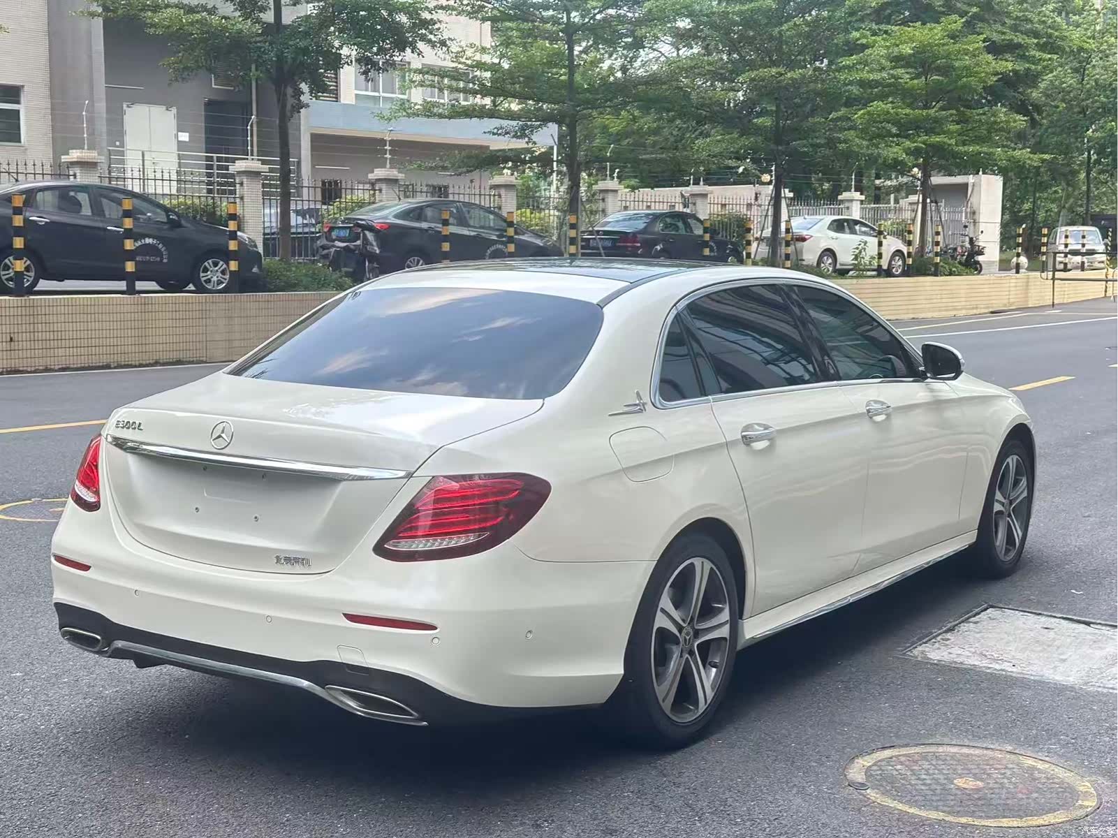 Mercedes-Benz E-Class, 2020 3