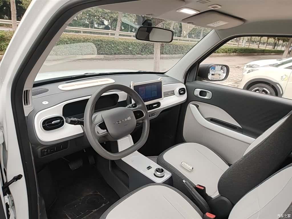Geely Panda, 2025 15